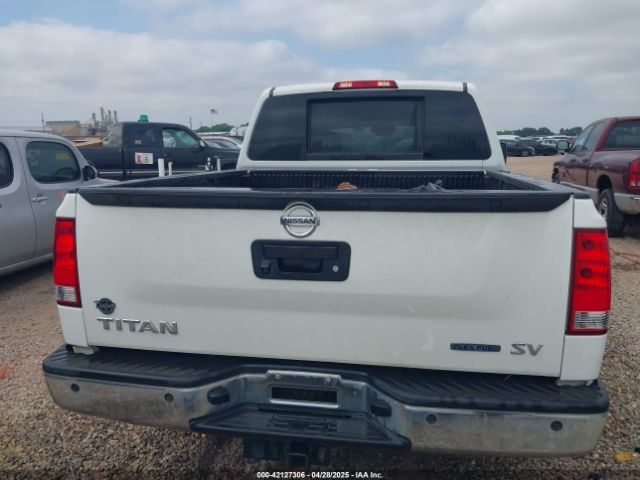 1N6BA0ED1EN511595 Nissan TITAN SV