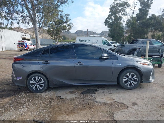 Toyota Prius Prime Premium 2018 JTDKARFPXJ3104302 Image 14