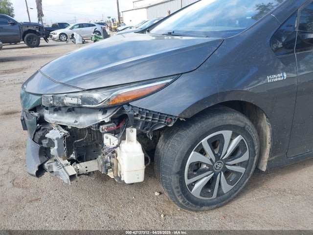 Toyota Prius Prime Premium 2018 JTDKARFPXJ3104302 Image 6