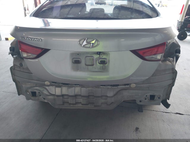 5NPDH4AE8GH734409 Hyundai ELANTRA SE