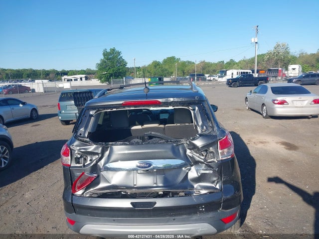 1FMCU9J9XGUC32994 Ford Escape Titanium