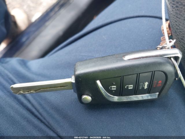 5YFEPMAE8MP258586 Toyota COROLLA LE