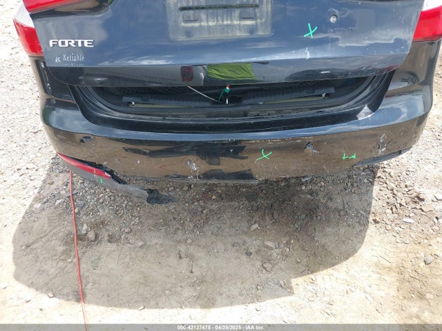 KNAFK4A61F5262276 KIA FORTE LX