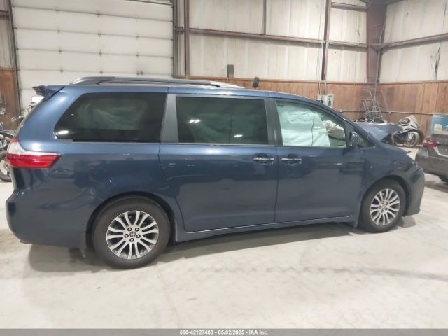 5TDYZ3DC0JS943986 Toyota Sienna Xle 8 Passenger
