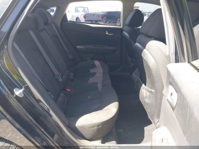 5XXGT4L35JG179378 KIA Optima Lx