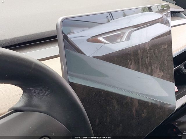 5YJ3E1EA4JF076099 Tesla Model 3 Long Range/mid Range