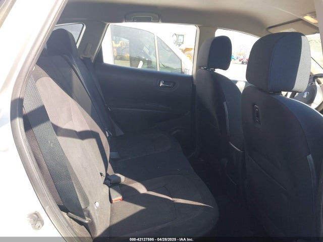 JN8AS5MT6FW656584 Nissan Rogue Select S
