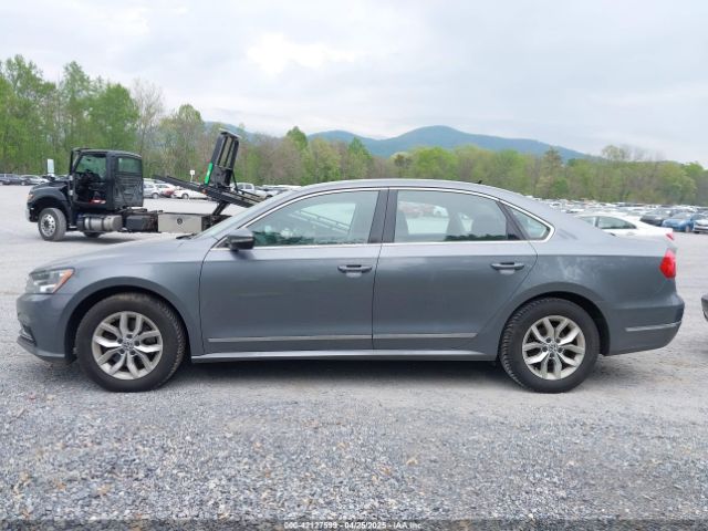 1VWAT7A39GC032948 Volkswagen Passat 1.8t S