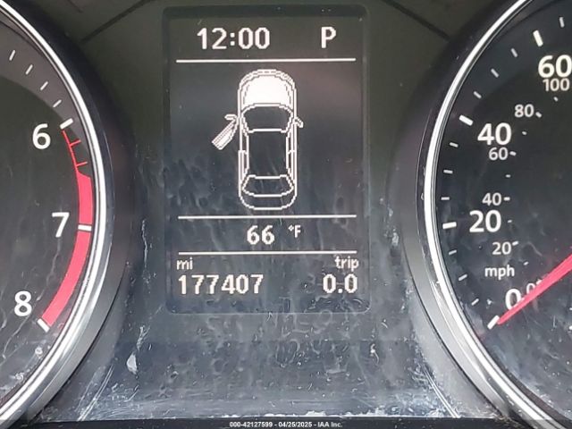 1VWAT7A39GC032948 Volkswagen Passat 1.8t S