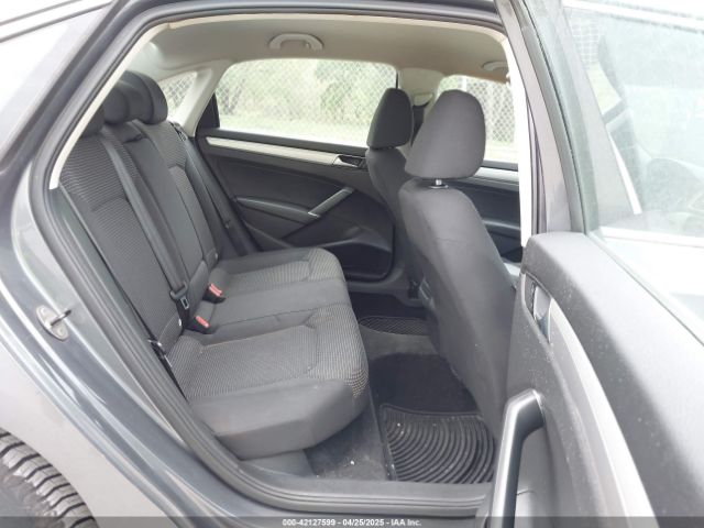 1VWAT7A39GC032948 Volkswagen Passat 1.8t S