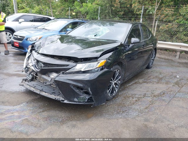 4T1B11HK8JU638309 Toyota CAMRY SE