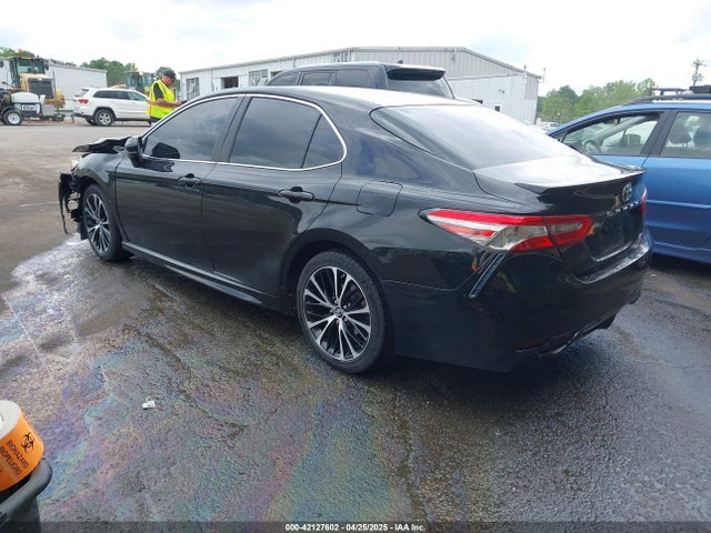 4T1B11HK8JU638309 Toyota CAMRY SE