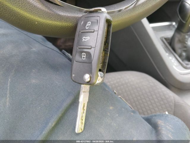 3VW267AJ6GM239810 Volkswagen Jetta 1.4t S