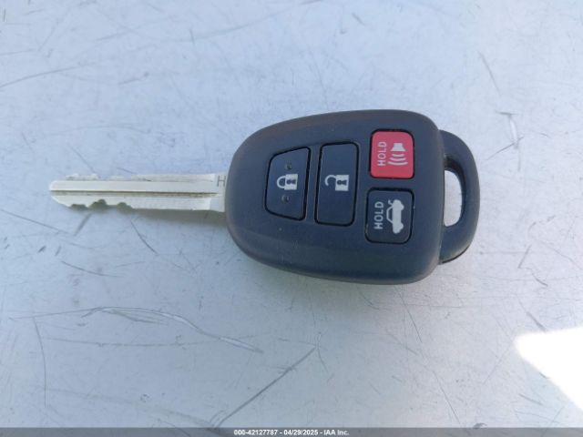 4T1BF1FKXHU374668 Toyota CAMRY SE