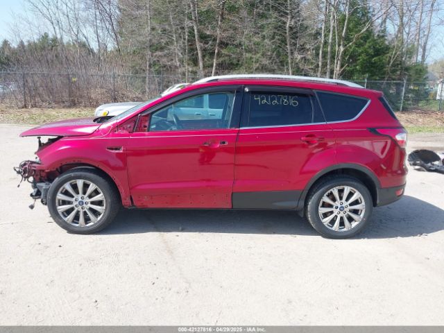1FMCU0J91JUD40746 Ford Escape Titanium