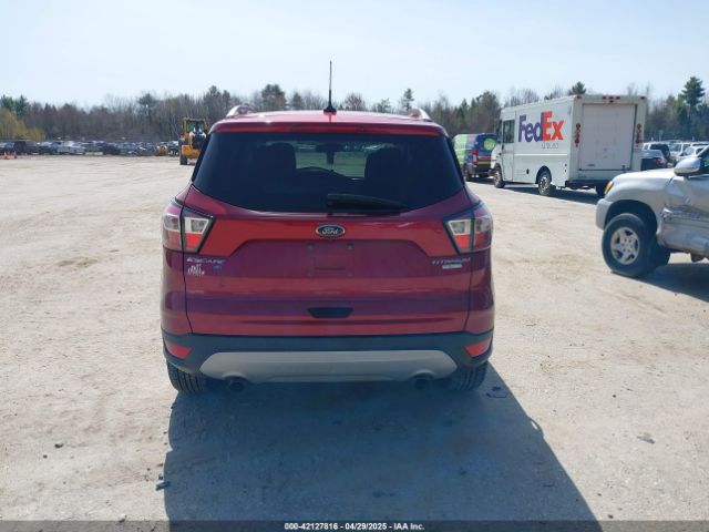 1FMCU0J91JUD40746 Ford Escape Titanium