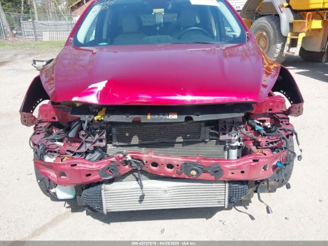 1FMCU0J91JUD40746 Ford Escape Titanium