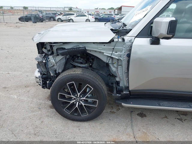 JTJTBCDX1R5019928 Lexus v35a-fts