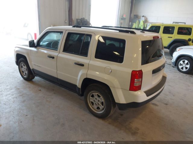 1C4NJPBA2GD529003 Jeep Patriot Sport