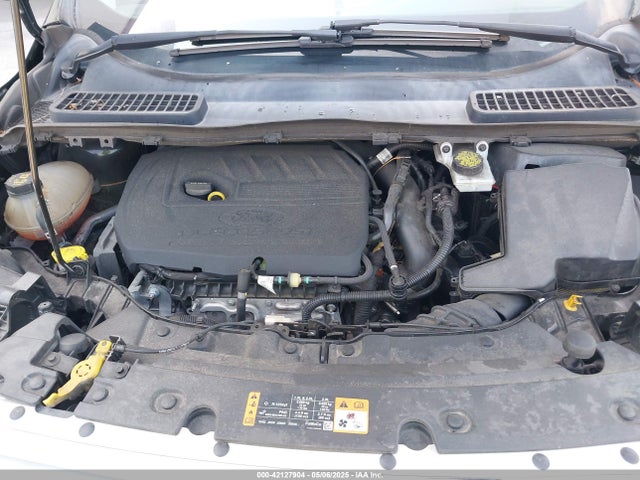1FMCU0GD7HUA75823 Ford ESCAPE SE