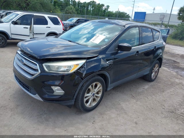 1FMCU0GD7HUA75823 Ford ESCAPE SE