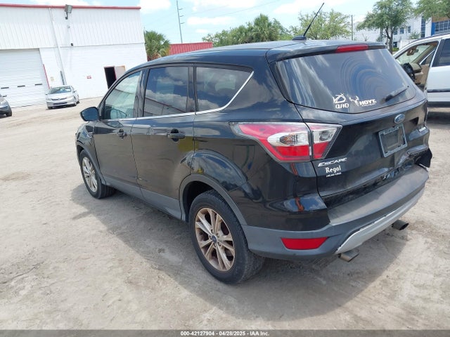 1FMCU0GD7HUA75823 Ford ESCAPE SE