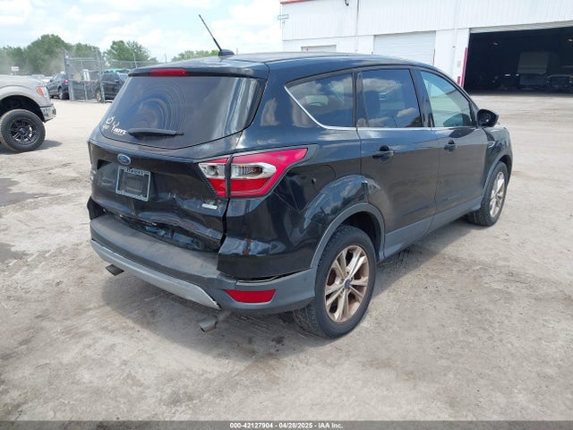 1FMCU0GD7HUA75823 Ford ESCAPE SE