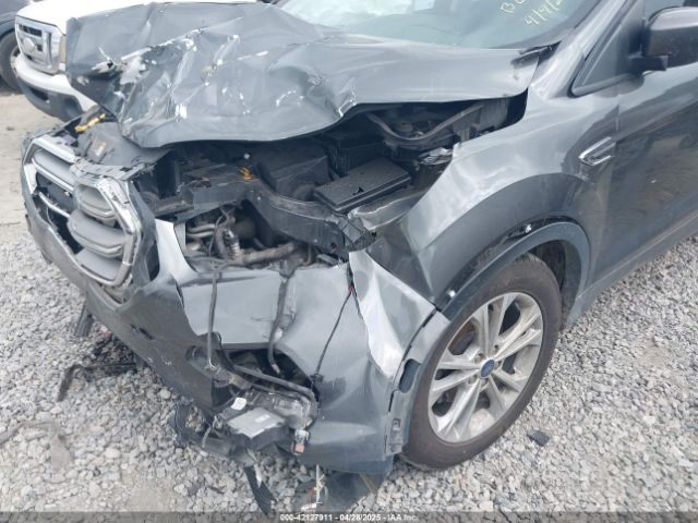 1FMCU0GD8HUE00754 Ford ESCAPE SE