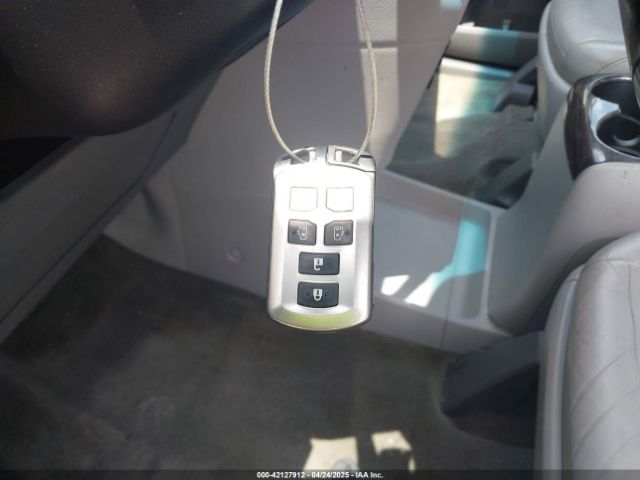 5TDYK3DCXFS688971 Toyota Sienna Xle 8 Passenger