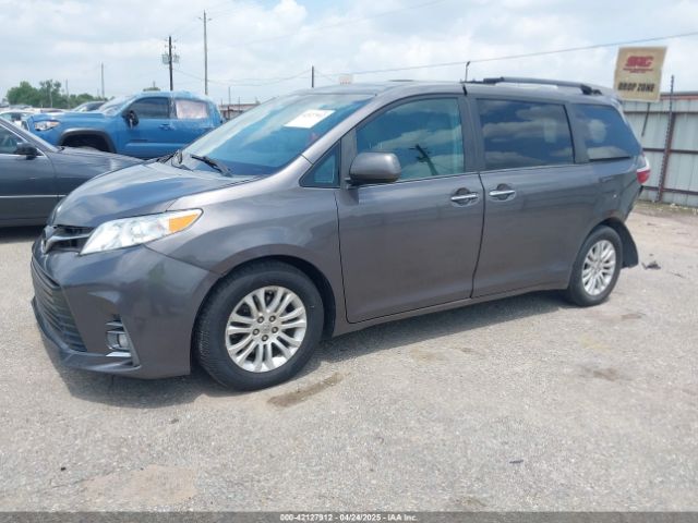 5TDYK3DCXFS688971 Toyota Sienna Xle 8 Passenger