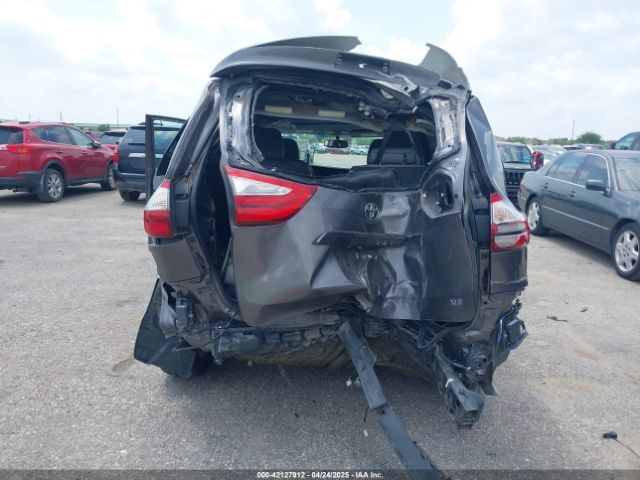 5TDYK3DCXFS688971 Toyota Sienna Xle 8 Passenger