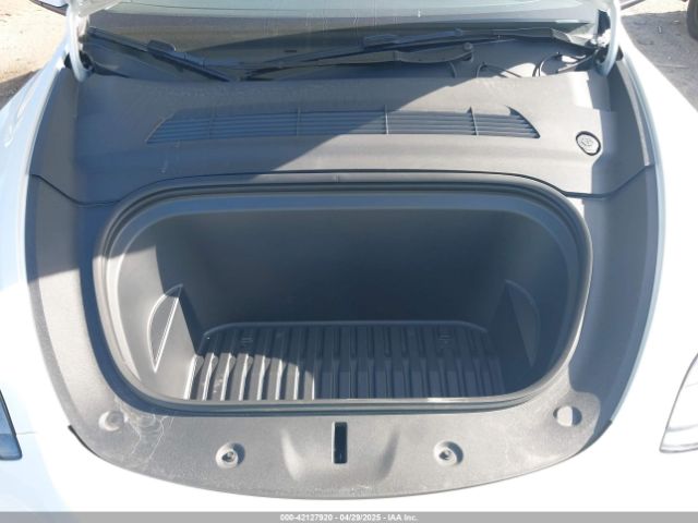2024 TESLA MODEL Y 7SAYGDEE6RA269435 Photo 9