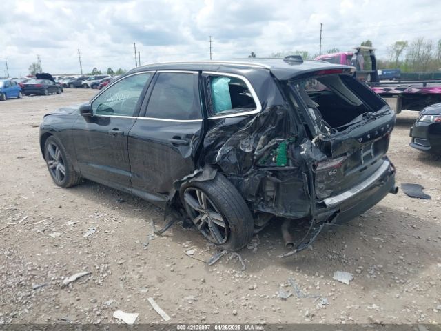 2021 VOLVO XC60 YV4102RKXM1739748 Photo 2