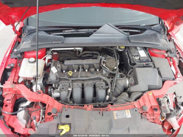 1FADP3K21GL271306 Ford FOCUS SE