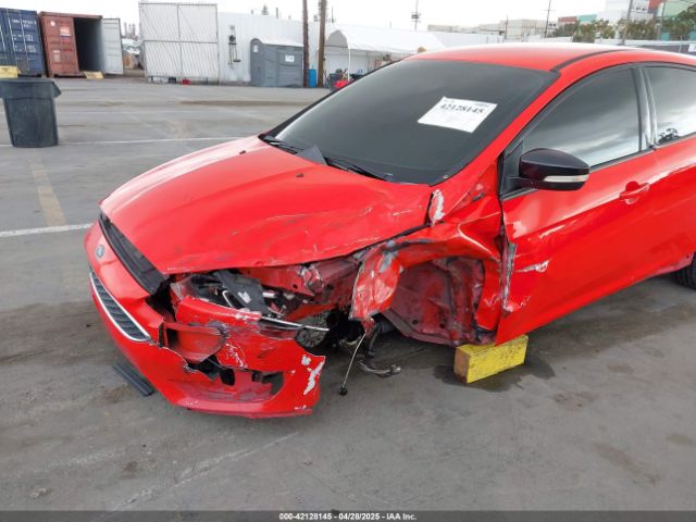 1FADP3K21GL271306 Ford FOCUS SE