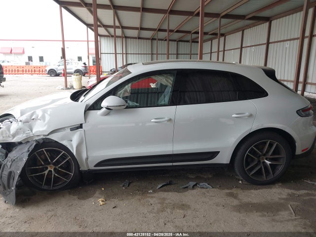 Porsche Macan T 2024 WP1AA2A59RLB15956 Image 14