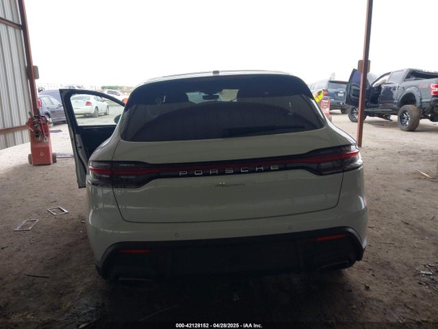 Porsche Macan T 2024 WP1AA2A59RLB15956 Image 16
