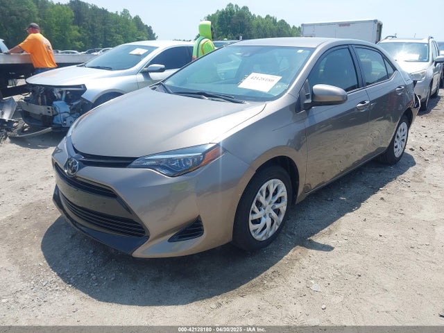2T1BURHE0JC103542 Toyota COROLLA LE