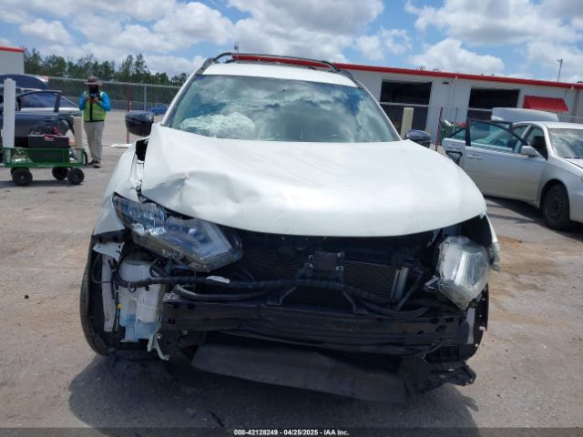 5N1AT2MT1JC769257 Nissan ROGUE SV