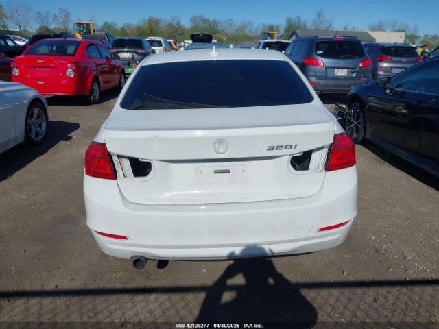 WBA3B1G57FNT02019 BMW 320i