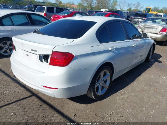 WBA3B1G57FNT02019 BMW 320i