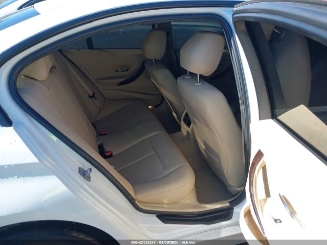 WBA3B1G57FNT02019 BMW 320i