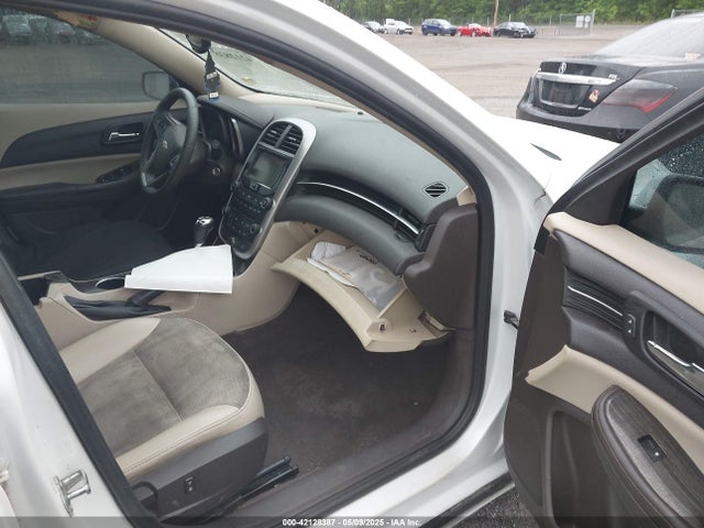 1G11C5SL2FU117055 Chevrolet MALIBU 1LT