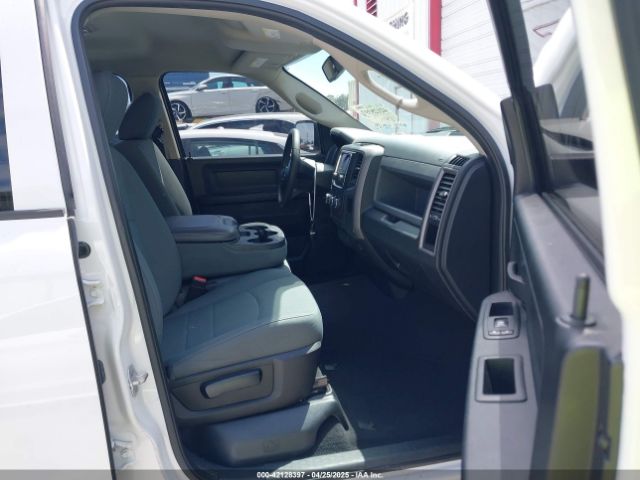 1C6RR6FG8JS166266 RAM 1500 Express  4x2 6'4 Box