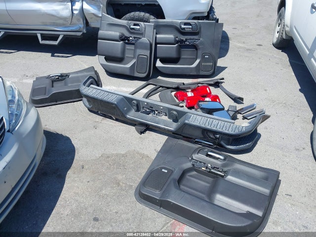 3GCPYFED9KG117659 Chevrolet Silverado 1500 Lt Trail Boss