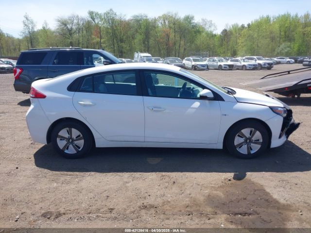 KMHC65LC2HU052356 Hyundai Ioniq Hybrid Blue