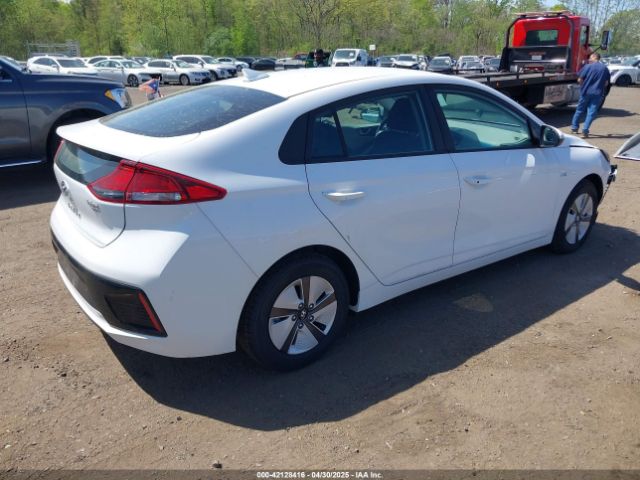 KMHC65LC2HU052356 Hyundai Ioniq Hybrid Blue