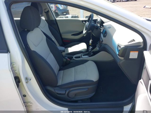 KMHC65LC2HU052356 Hyundai Ioniq Hybrid Blue
