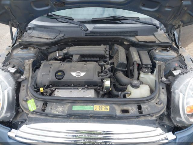 2010 MINI COOPER CLUBMAN WMWML3C58ATX38286 Photo 9