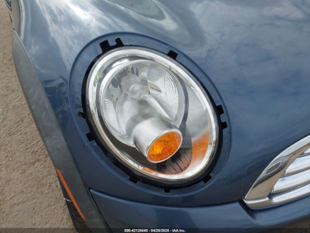 2010 MINI COOPER CLUBMAN WMWML3C58ATX38286 Photo 5
